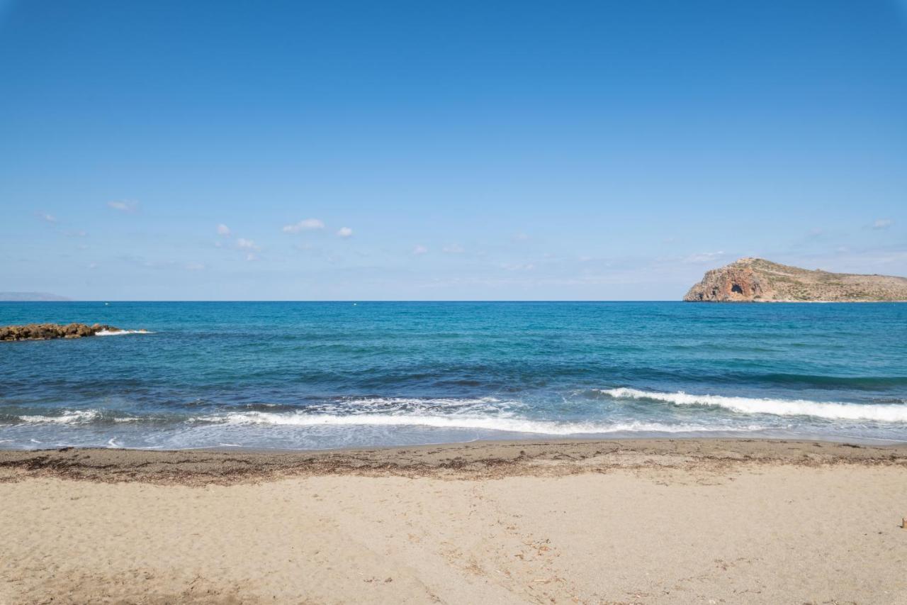 Hotel Haris On The Beach Agia Marina Екстериор снимка