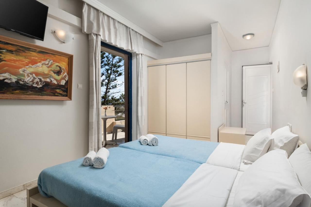 Hotel Haris On The Beach Agia Marina Екстериор снимка