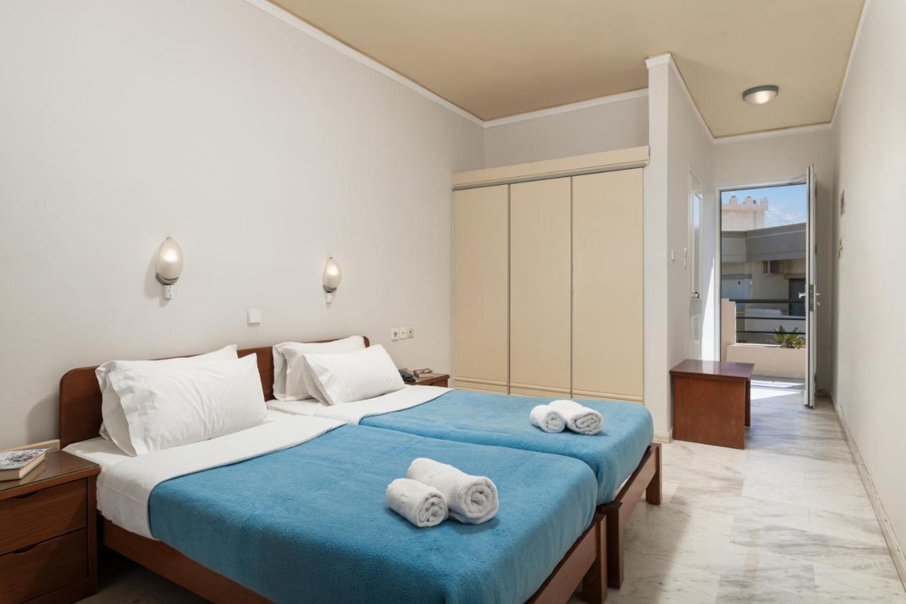 Hotel Haris On The Beach Agia Marina Екстериор снимка