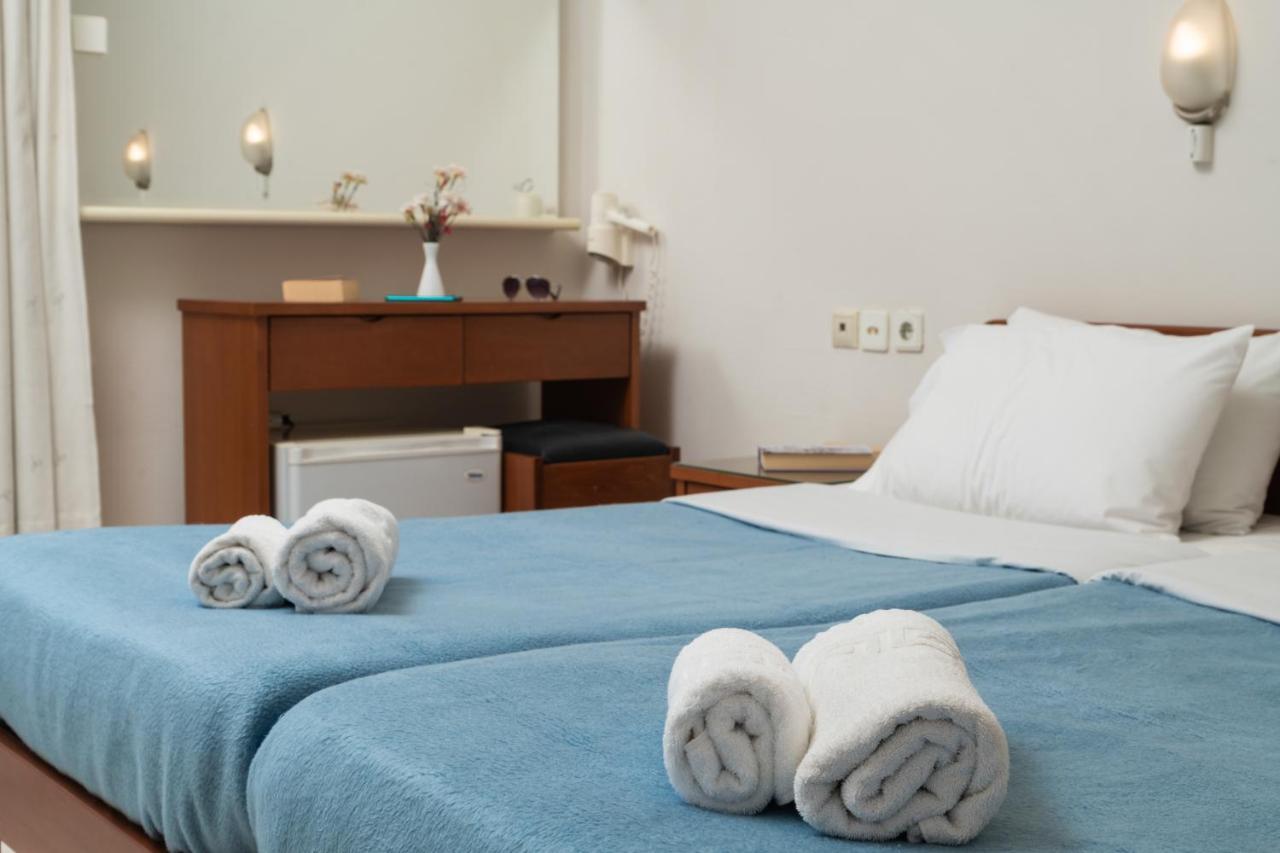 Hotel Haris On The Beach Agia Marina Екстериор снимка