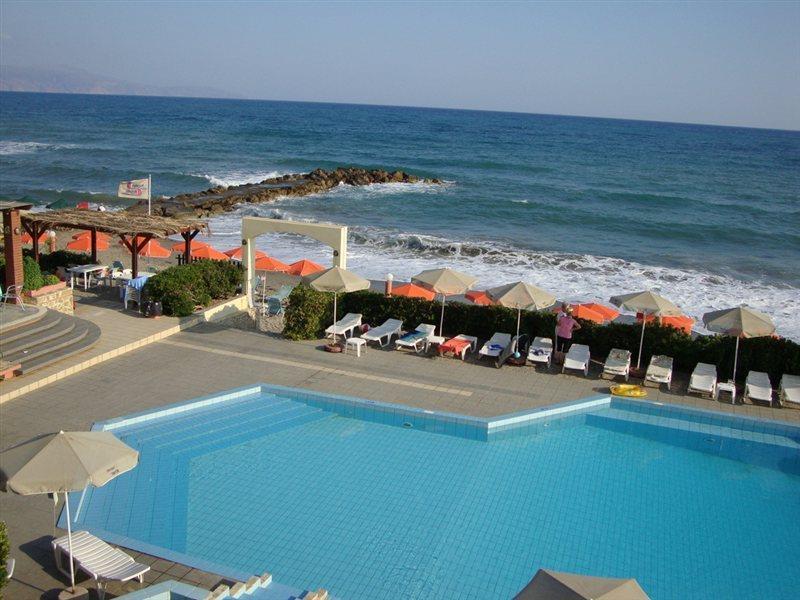 Hotel Haris On The Beach Agia Marina Екстериор снимка