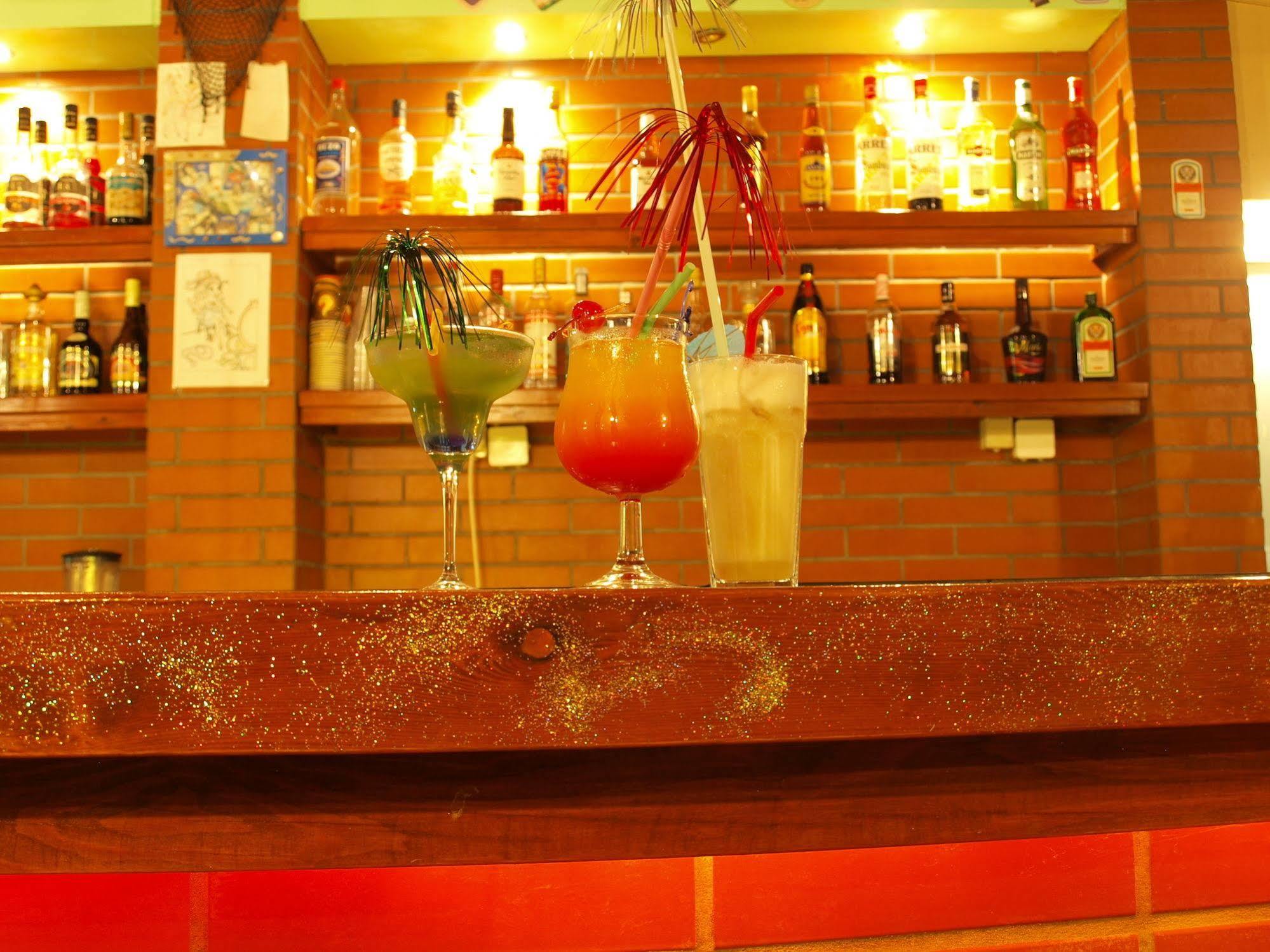 Hotel Haris On The Beach Agia Marina Екстериор снимка